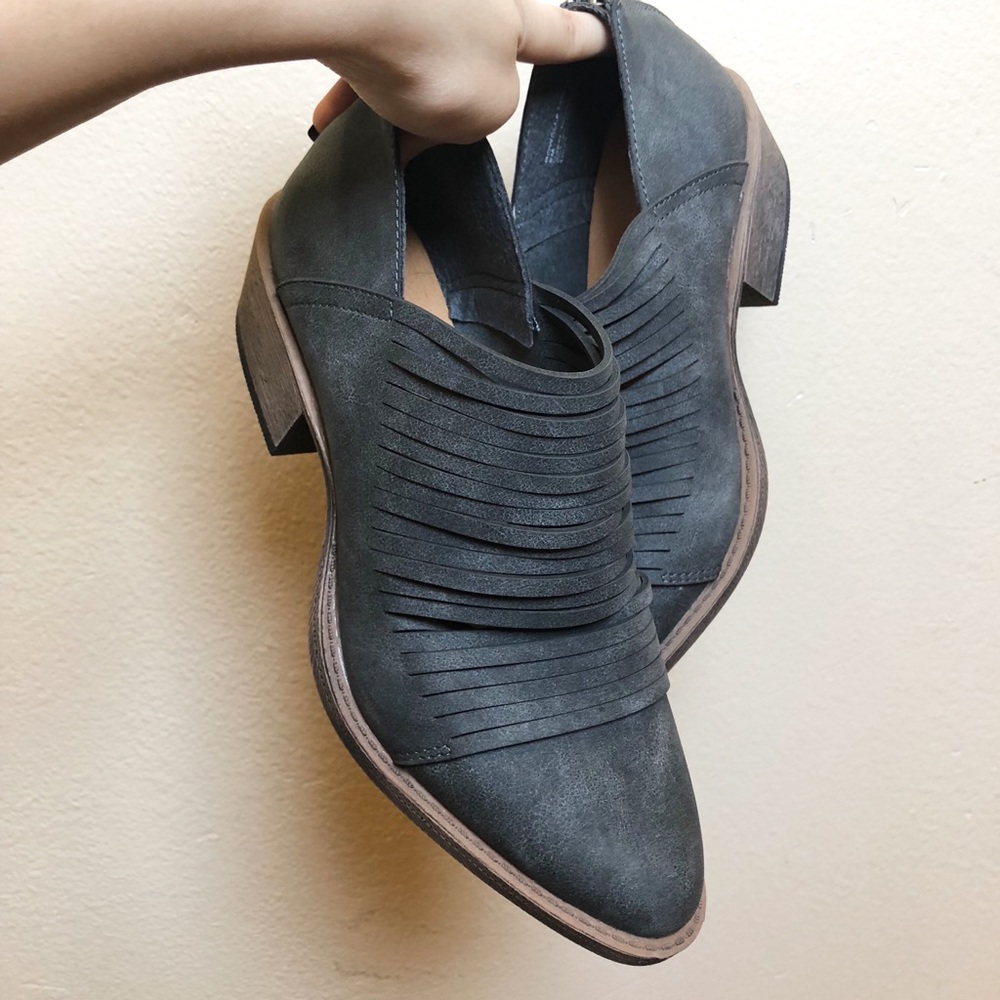 Coconuts by Matisse Charcoal Grey Ankle Booties